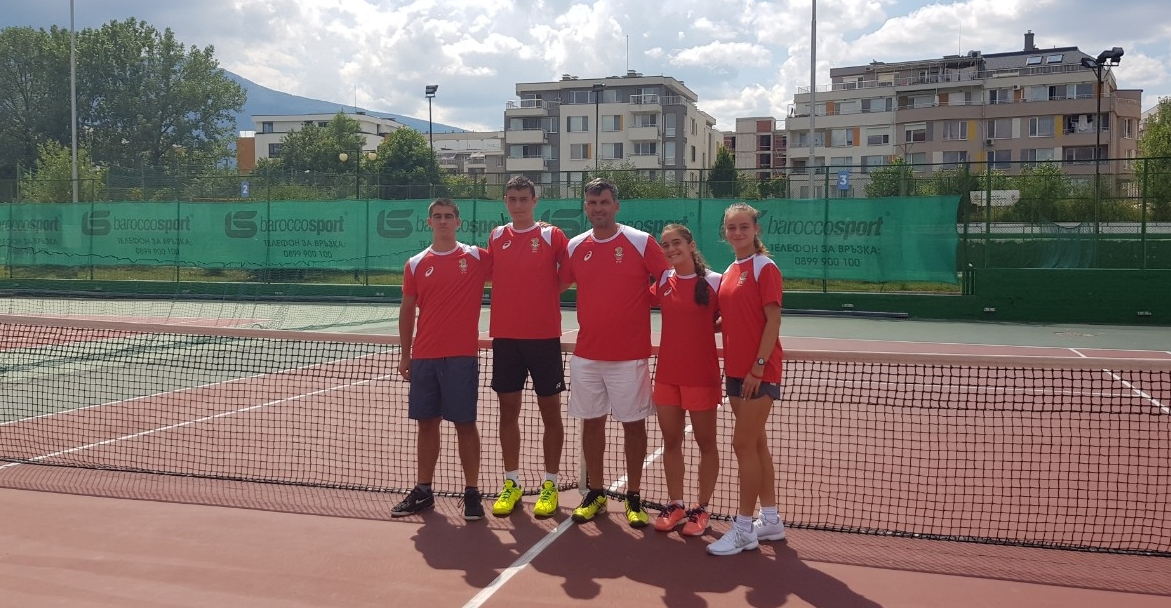 Втора поредна победа класира българската девическа двойка за четвъртфиналите в