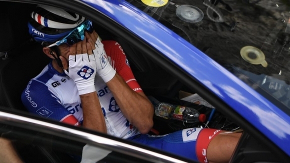 Френският колоездач Тибо Пино напусна Обиколката на Франция по малко от