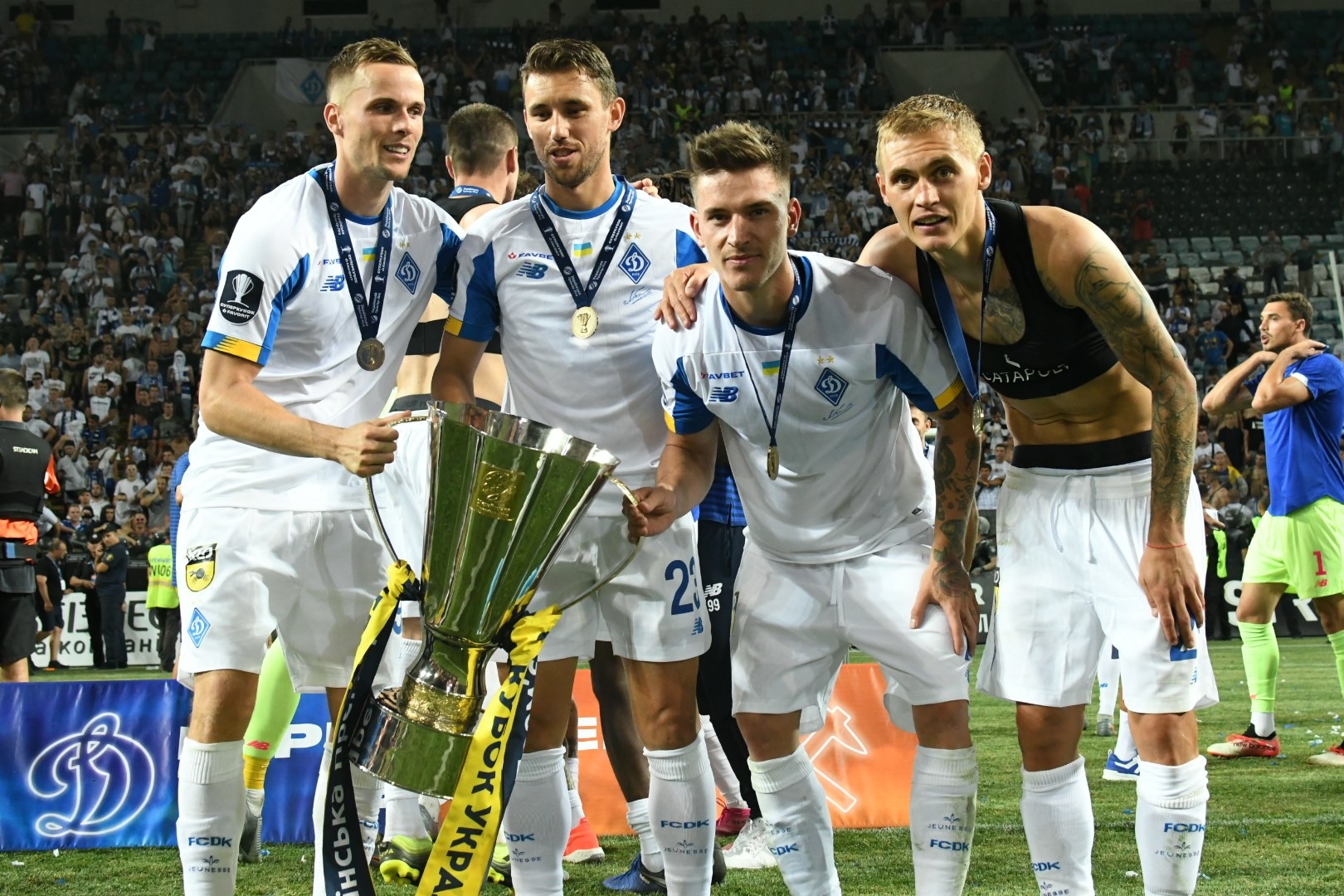 Динамо Киев спечели Суперкупата на Украйна след като победи с