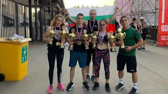 Българското знаме се развя гордо в Москва Родните състезатели по