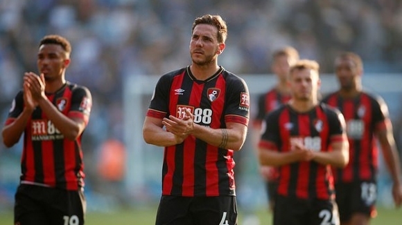 Полузащитникът на Борнемут Дан Гослинг претърпя операция на бедрото и