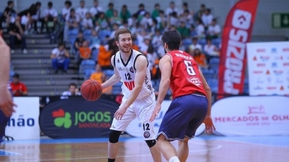 Академик Бултекс 99 стартира селекцията с американски пойнтгард. Пловдивският баскетболен