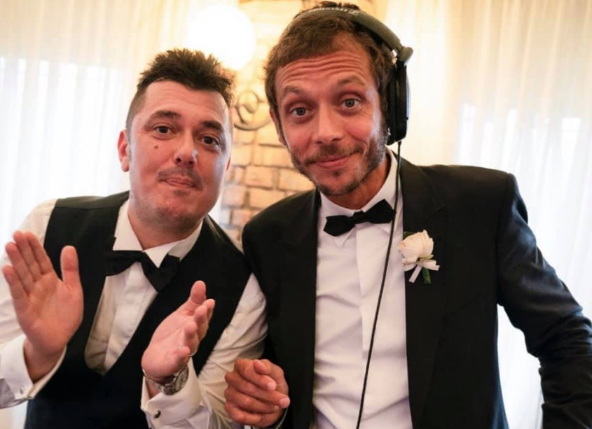 Ветеранът в мотоциклетния спорт Валентино Роси се превърна в DJ