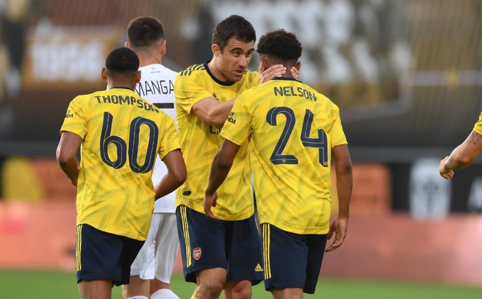 Арсенал победи с дузпи френския Анже в контролна среща от