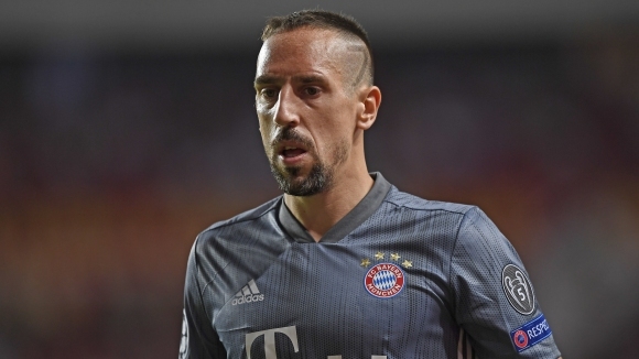 Доскорошното крило на Байерн Мюнхен Франк Рибери ще продължи кариерата