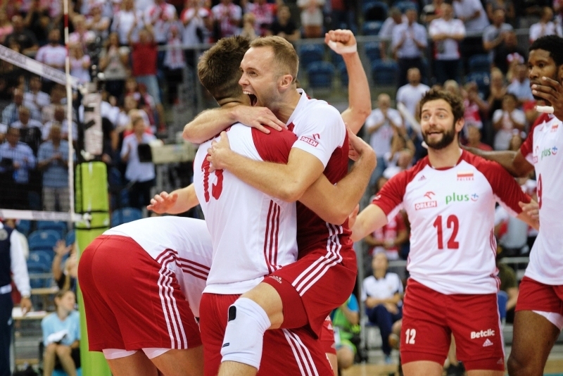 Световният волейболен шампион Полша стартира с победа участието си на