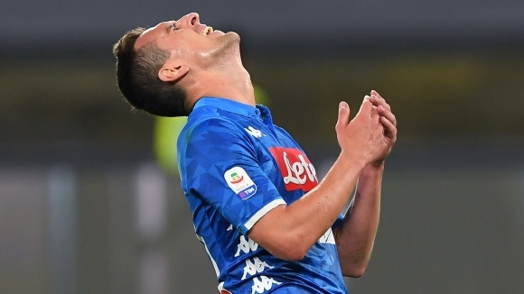 Нападателят на Наполи Аркадиуш Милик настоява заплатата му да бъде