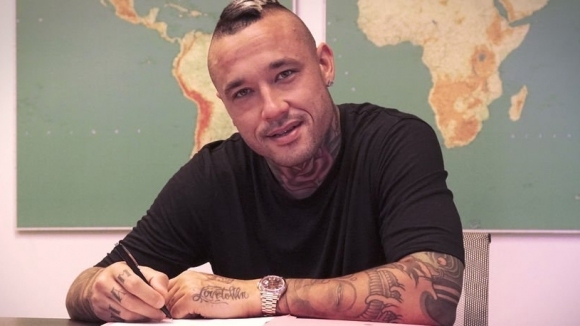 Раджа Наинголан официално се завърна в Каляри Халфът на Интер