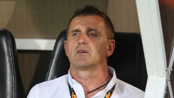 Старши треньорът на Локомотив (Пловдив) Брунo Акрапович говори след мача