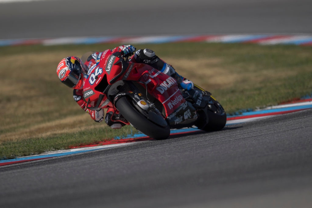 Пилотът на Ducati Андреа Довициозо постави най бързата обиколка в първата