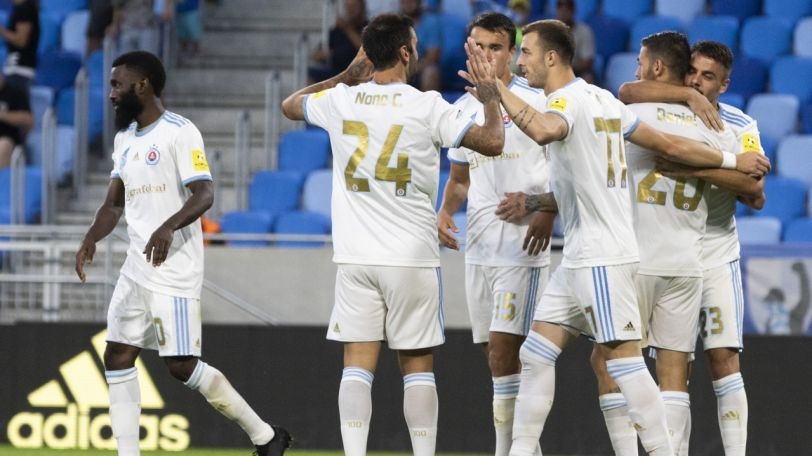 Националът Васил Божиков остана извън групата на Слован при успеха