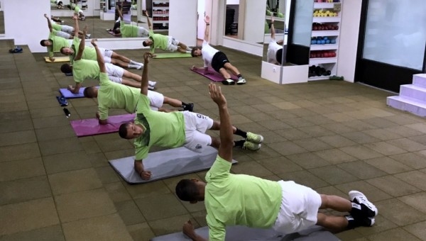 Отборът на Черно море проведе днешното си занимание на закрито