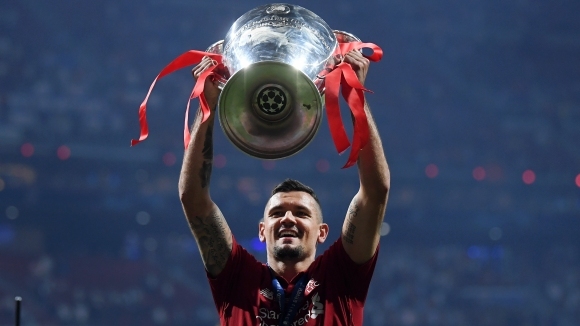 Защитникът на Ливърпул Деян Ловрен ще играе под наем в