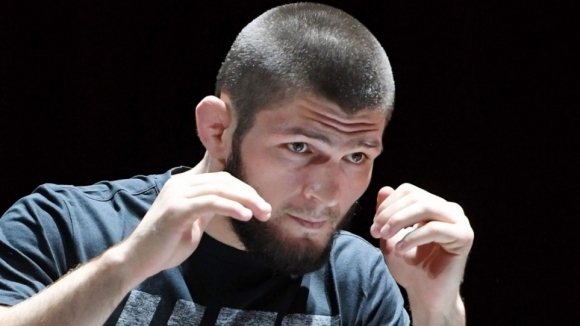 Световният шампион в лека категория на UFC Хабиб Нурмагомедов продължи