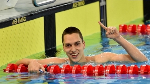 Българският плувен отбор за световното първенство за юноши в унгарската