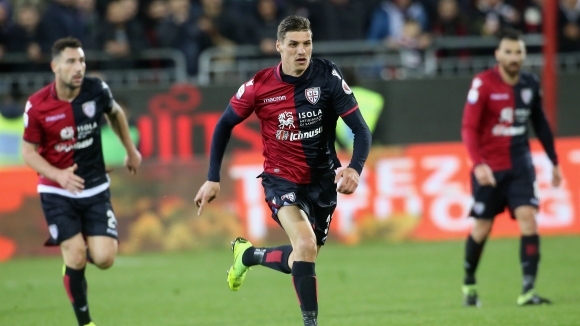 Футболист №1 на България за 2018 година Кирил Десподов изглежда