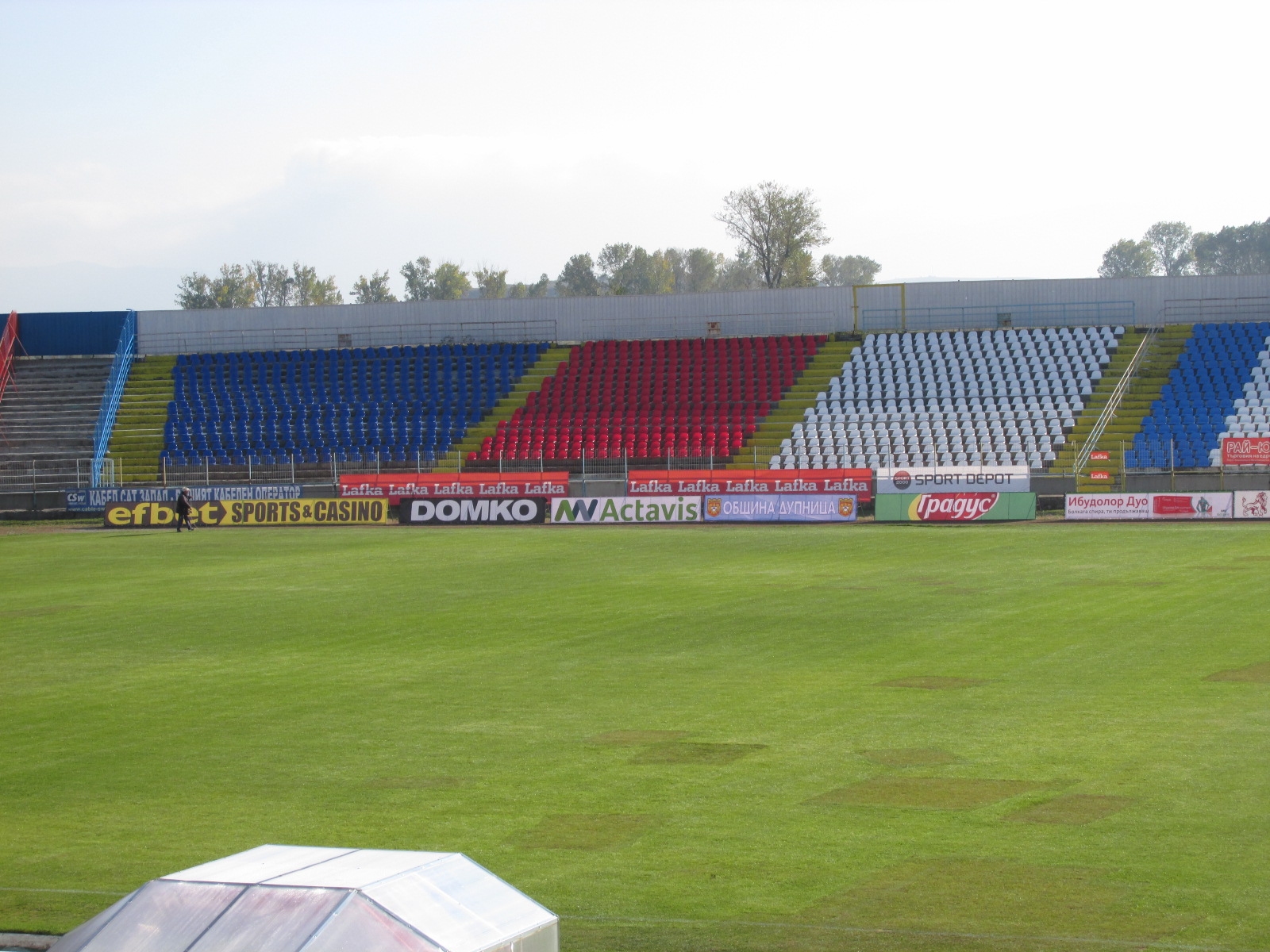 Сезонни карти за ВИП ложата на стадион “Бончук” пуснаха в