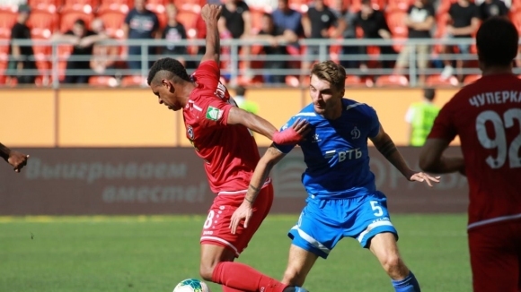 Привлеченият от Борусия Дортмунд Максимилиан Филип се очертава като лидер