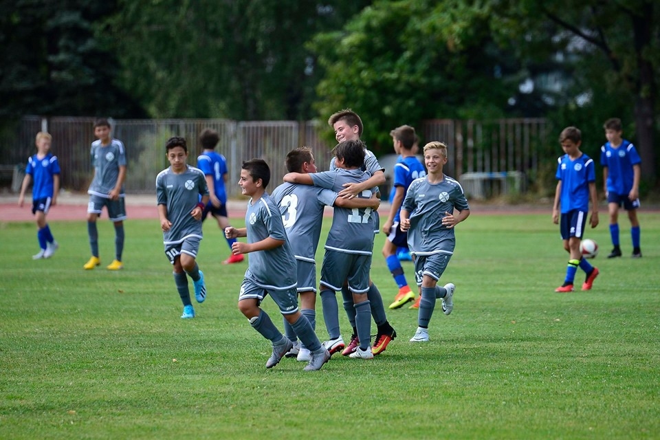 Най-новата столична футболна академия „Развитие на млади футболисти“ записа историческите