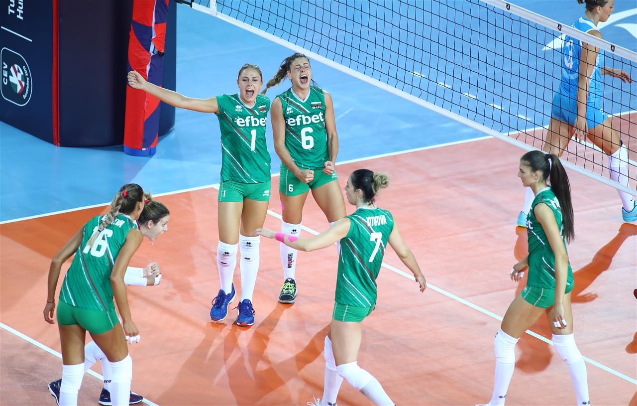 Волейболистките от националния отбор на България излизат срещу домакините от