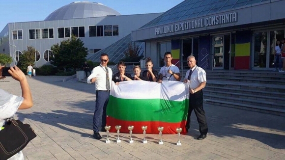 Българският национален отбор по кунг фу 9 души воден от