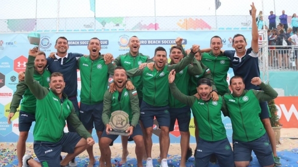Националният отбор на България по плажен футбол се обърна с