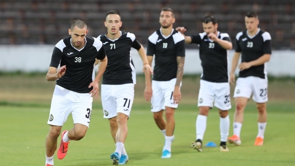 Славия ще проведе лагер по време на паузата в първенството