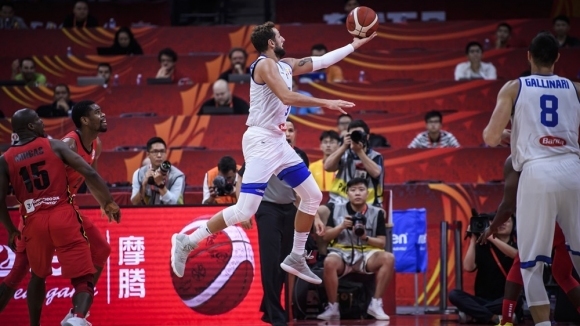 Италия постигна втора победа на световното първенство по баскетбол в