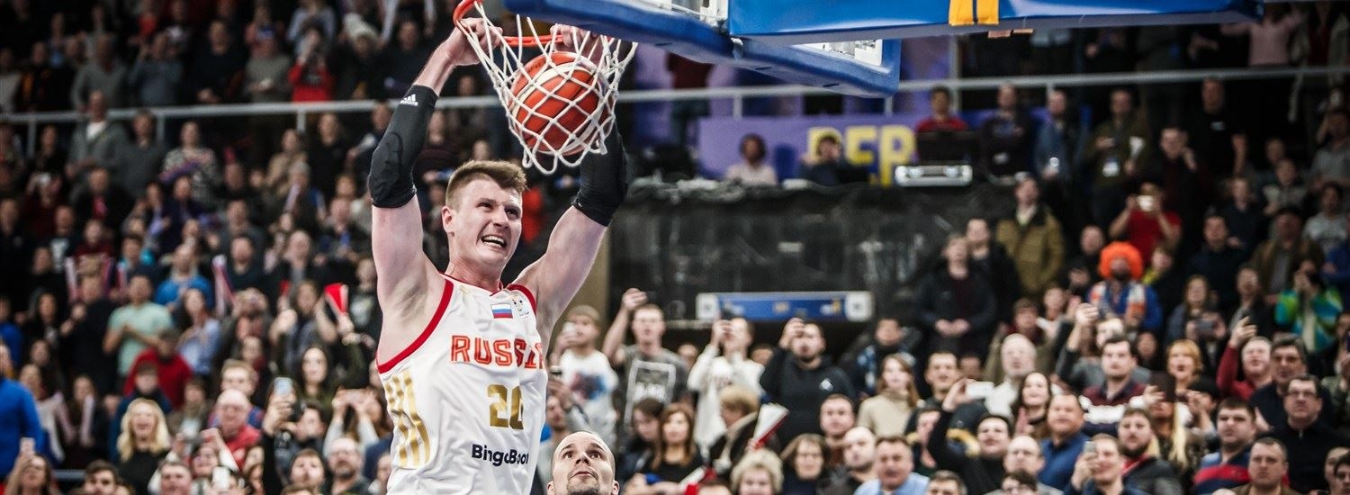 Ден след като избухна срещу съдиите на мача между Русия