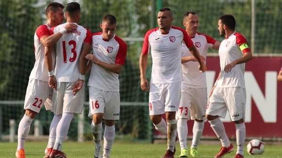 Отборът на Кариана замина за Търговище където ще остане да