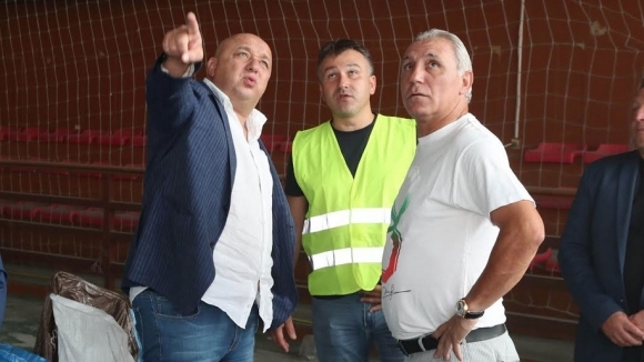 Министърът на младежта и спорта Красен Кралев и Христо Стоичков