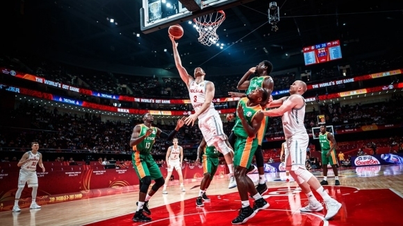 Полша спечели групата си на световното първенство по баскетбол в