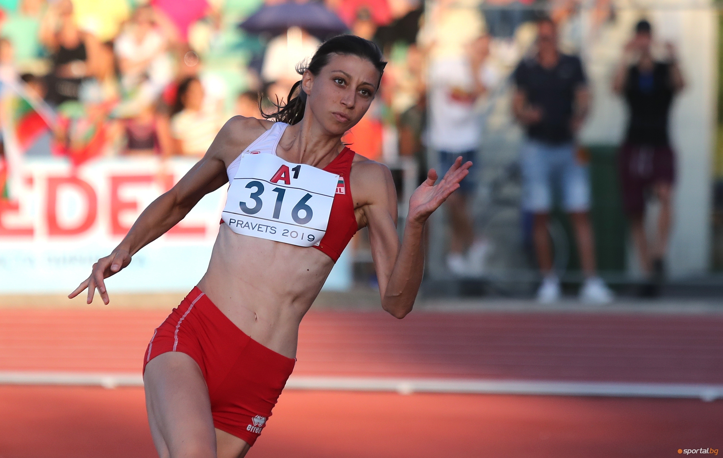 Балканската шампионка в скока на височина за 2019 година Мирела