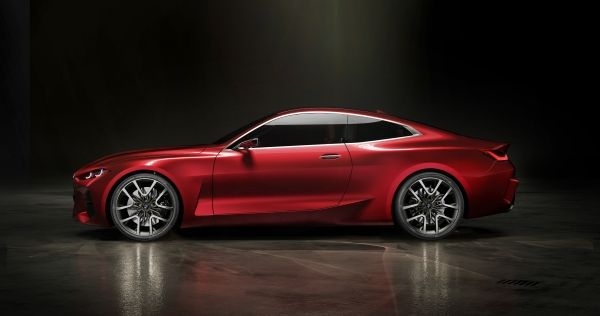 С BMW Concept 4 на 68 мото международно автомобилно изложение IAA