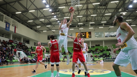 Крилото на националния отбор по баскетбол Йордан Минчев ще продължи