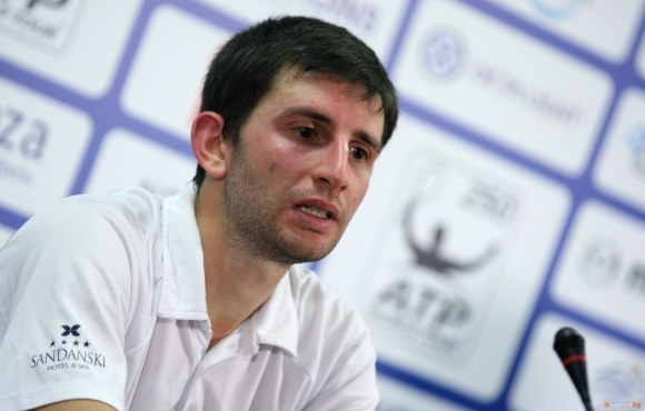 Българинът Александър Лазов отпадна в първия кръг на турнира по