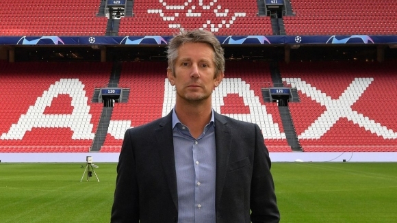 Бившият вратар на Манчестър Юнайтед Едвин ван дер Сар обяви