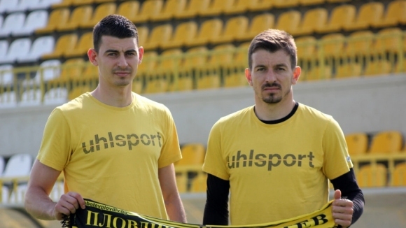 Представителният тим на Ботев Пловдив се оказа с двама треньори