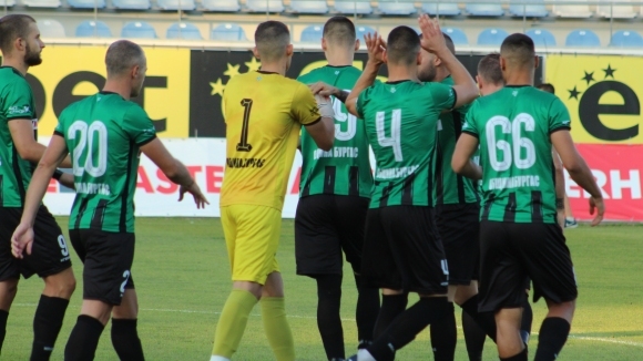 Отборът на Нефтохимик завърши 1 1 като гост на Литекс Футболистите
