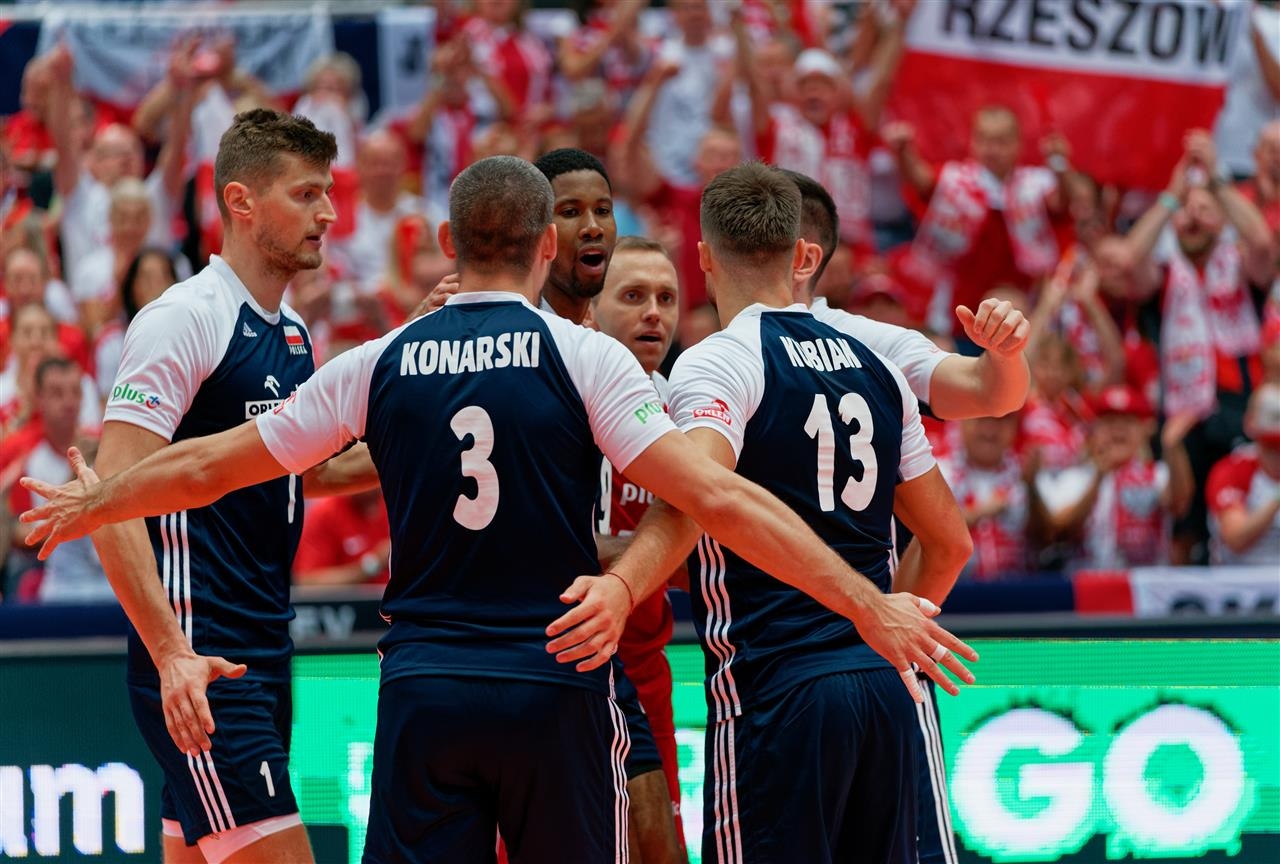 Световният волейболен шампион Полша постигна безпроблемна трета поредна победа на