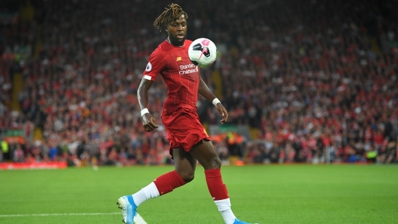 Нападателят на Ливърпул Дивок Ориги ще пропусне между една и