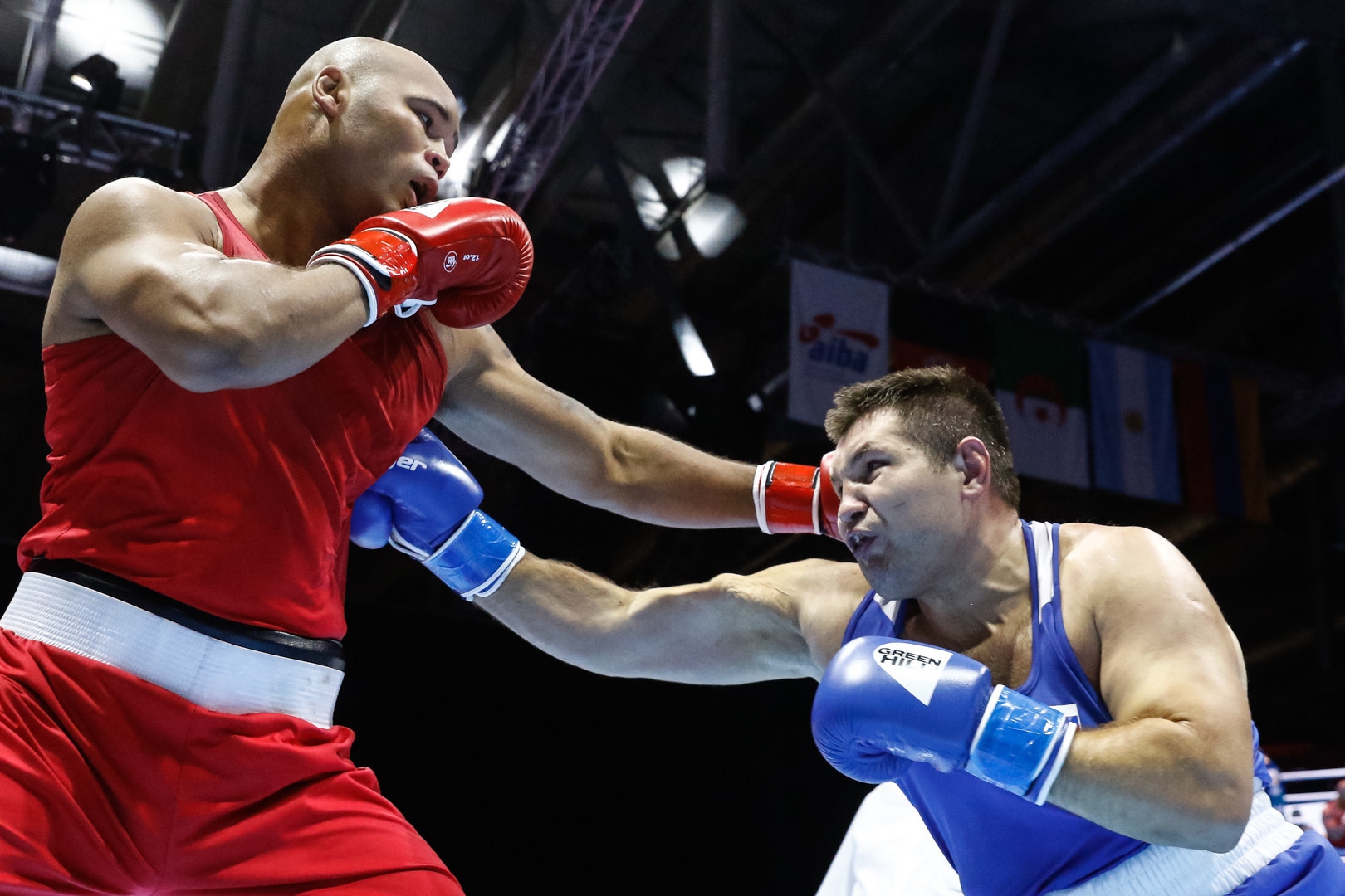 Скандалите на световното първенство по бокс продължава Руснакът Максим Бабанин