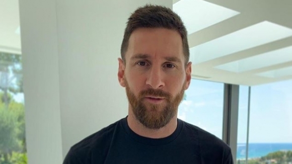 Звездата на Барселона Лионел Меси представи собствена марка дрехи която