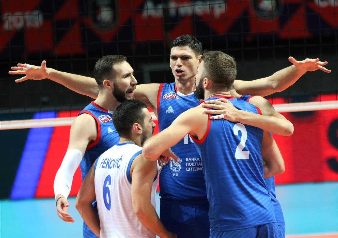 Националният волейболен отбор на Сърбия успя да продължи напред към