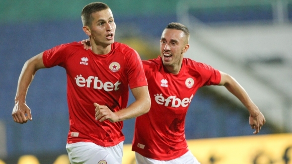 Кой е основен фаворит на този етап за влизане в