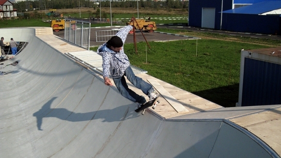 В Сливен започна изграждане на площадка за скейтборд съобщиха от