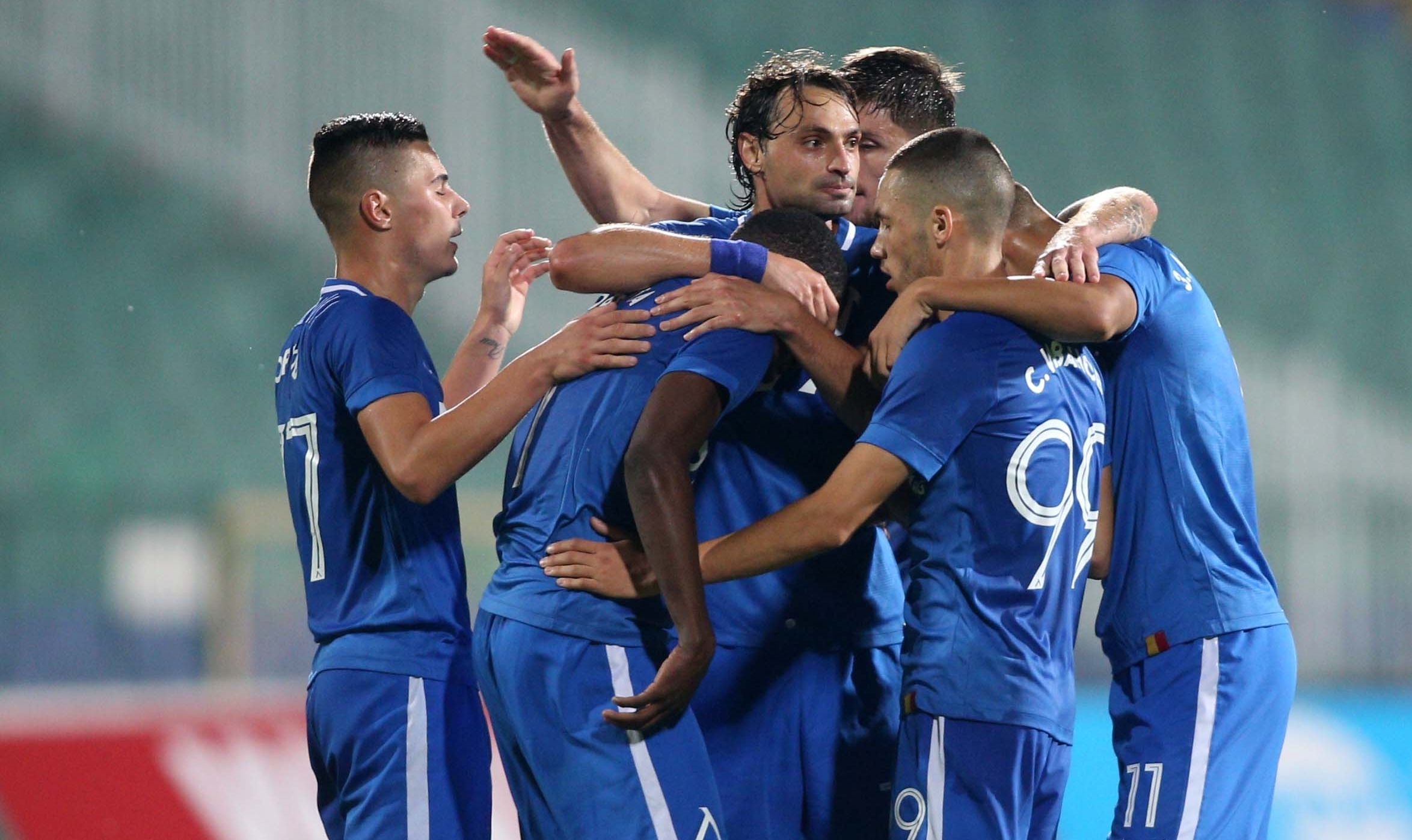 Днес от 16 00 часа Левски излиза срещу Спартак Варна в