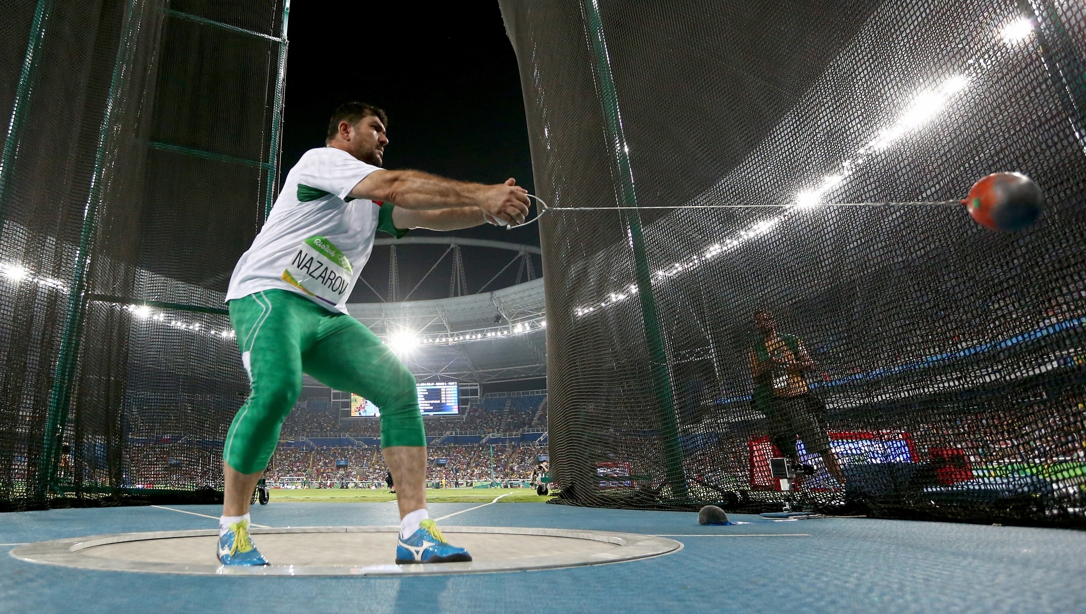 Олимпийският шампион в хвърлянето на чук Дилшод Назаров от Таджикистан