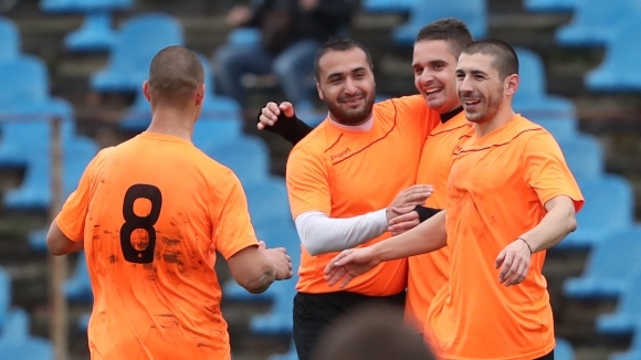 Старши треньорът на Загорец Мирослав Миндев заяви че работодателите трябва