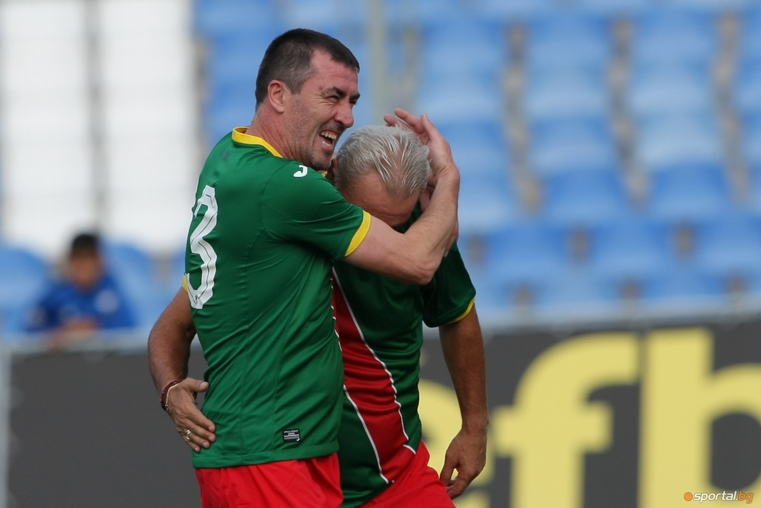 В 17 00 часа започва шоуто между ветераните на България и